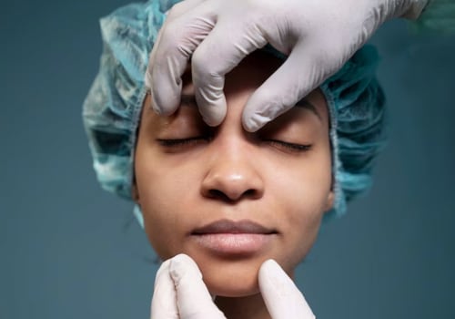 What is the difference between cosmetic surgeon and plastic surgeon?